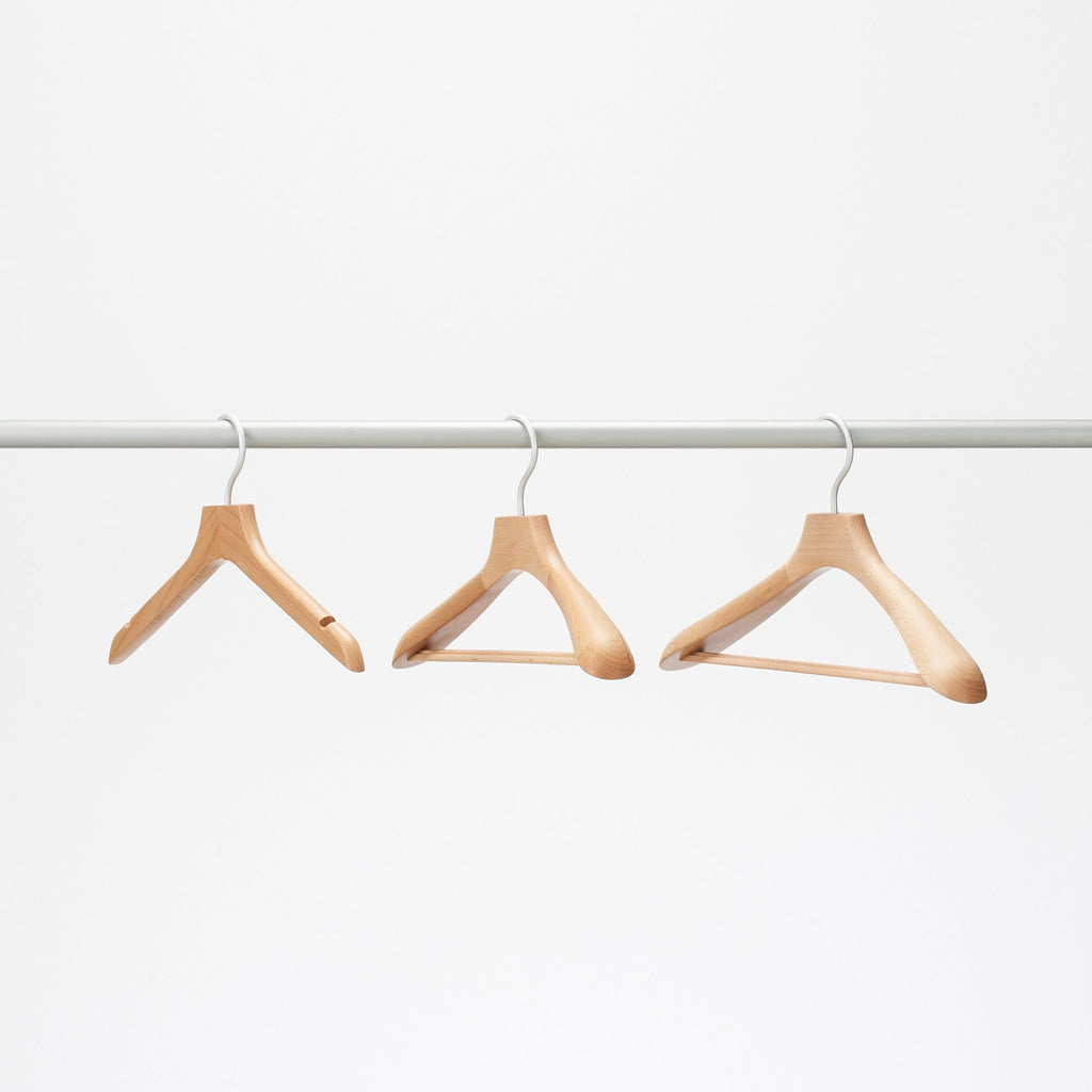 Cintre en bois unisexe 6