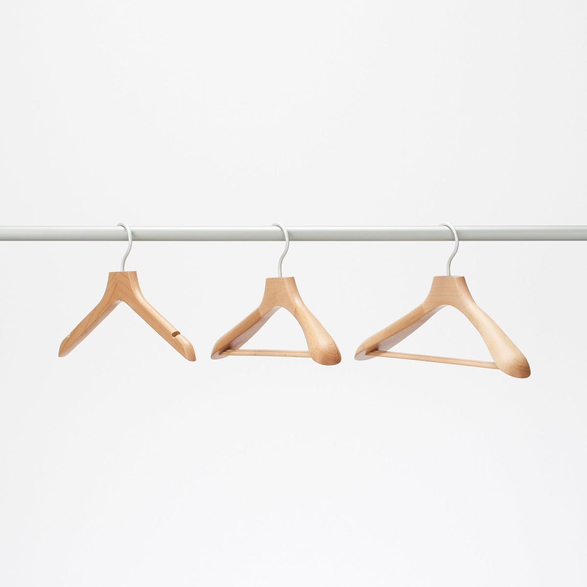 Cintre en bois unisexe 6